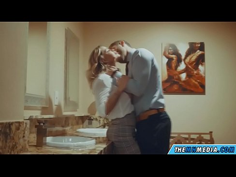 ❤️ Kad krūtiska blondīne pavedina tevi publiskā tualetē Porno pie lv.sexygirlspics-com.ru ❌